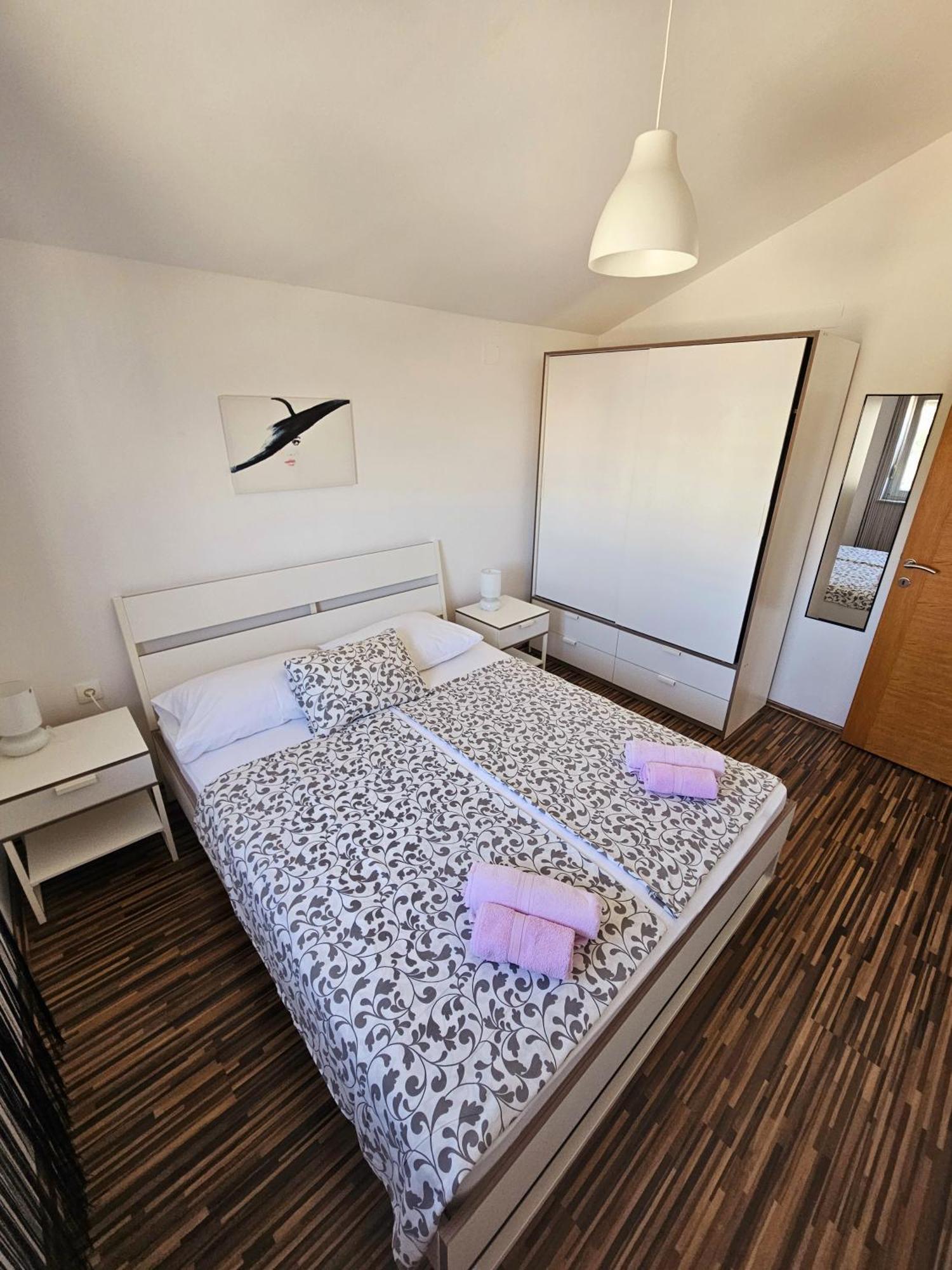 Apartments Cikač II Mandre Buitenkant foto